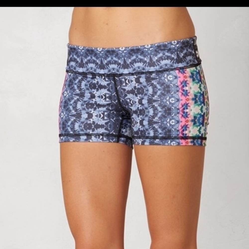 Prana luminate ‎ performance Shorts